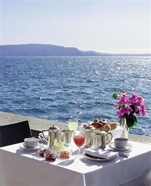 breakfast-on-the-beach.jpg